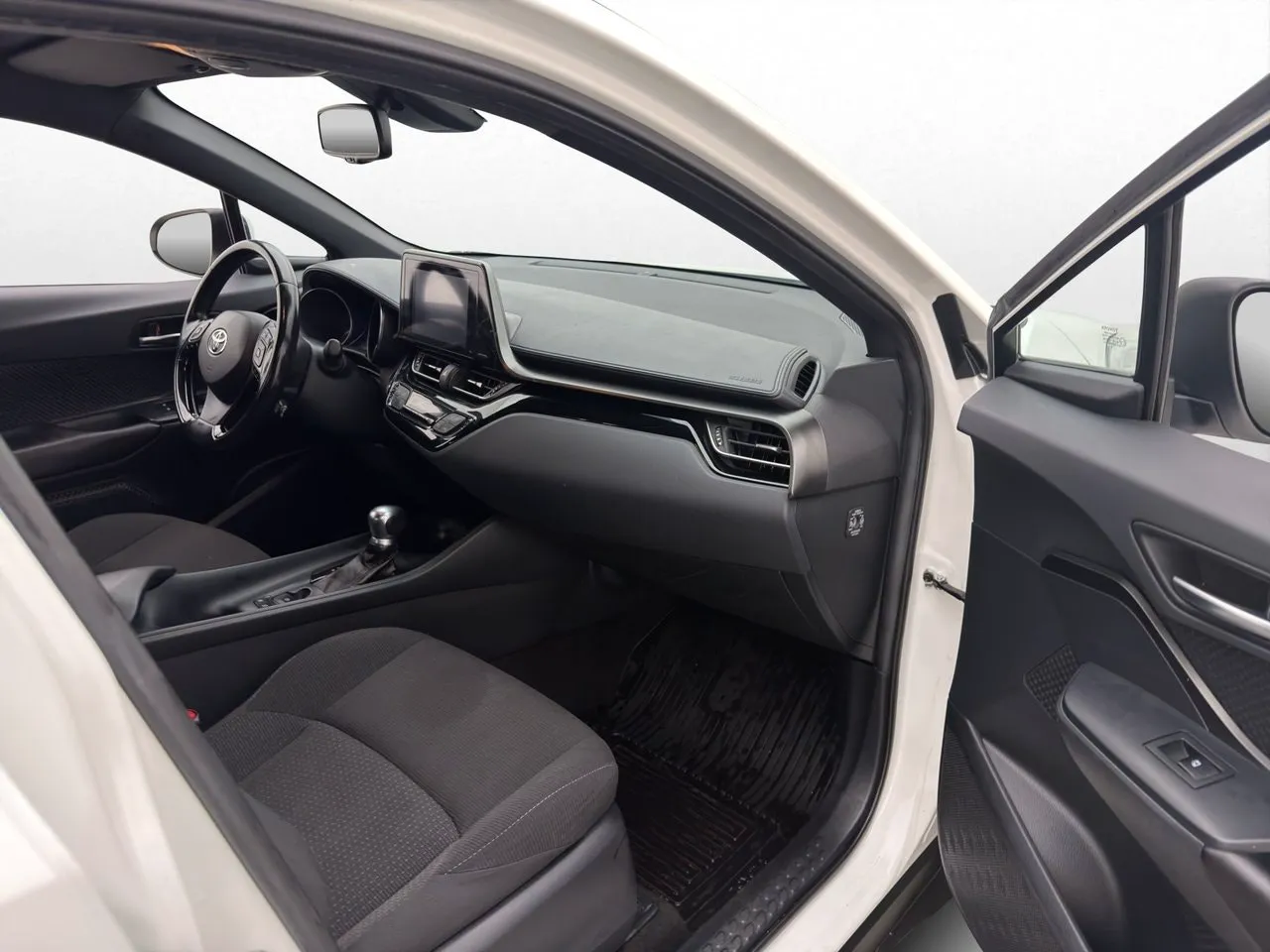 Vehicle image 23