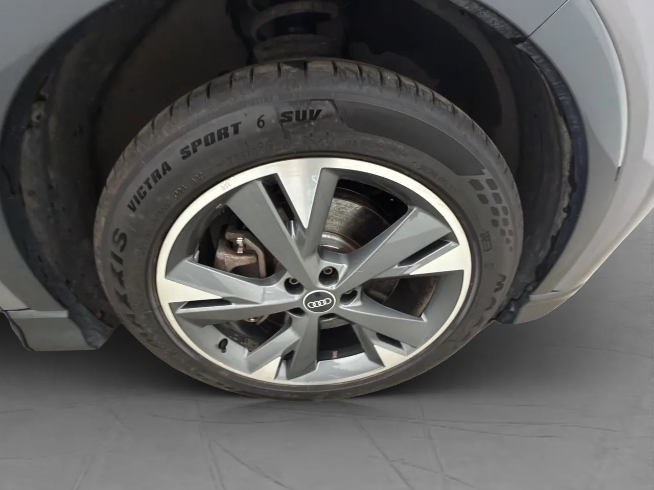 Vehicle image 32