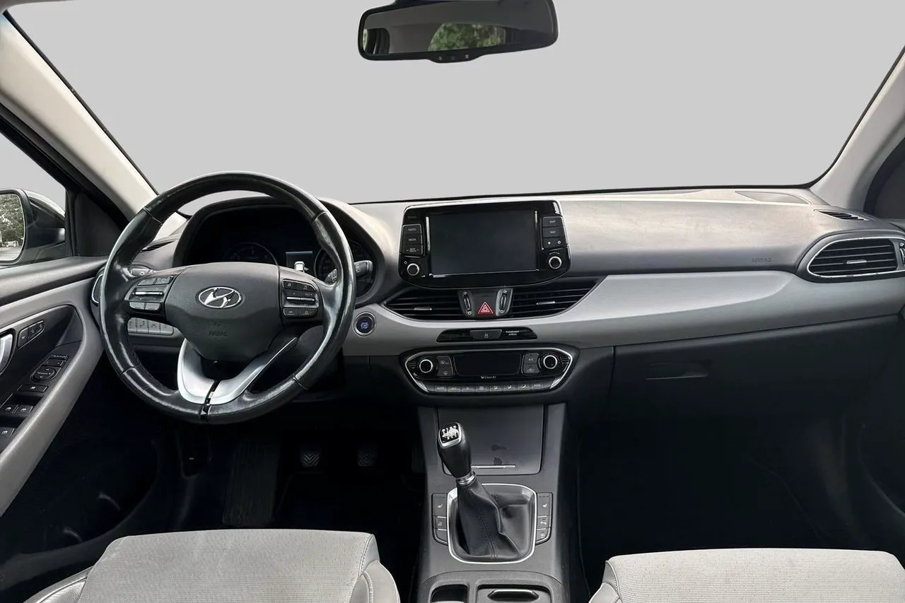 Vehicle image 14