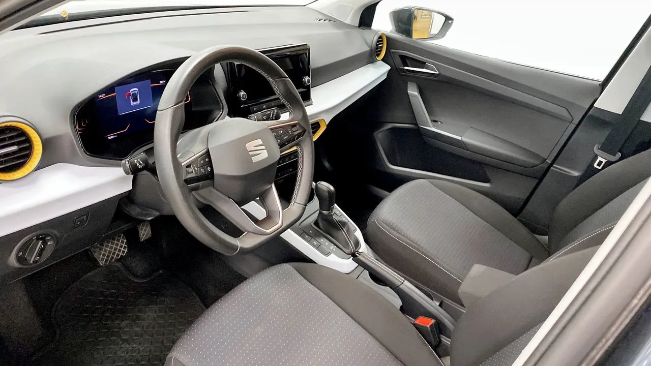 Vehicle image 6