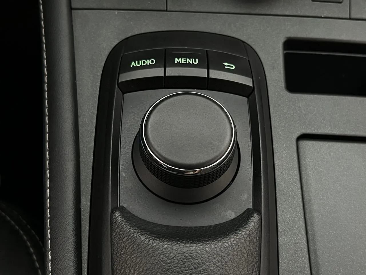 Vehicle image 23