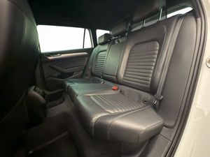 Volkswagen Passat bild 13