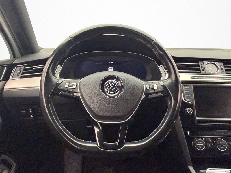 Volkswagen Passat bild 10