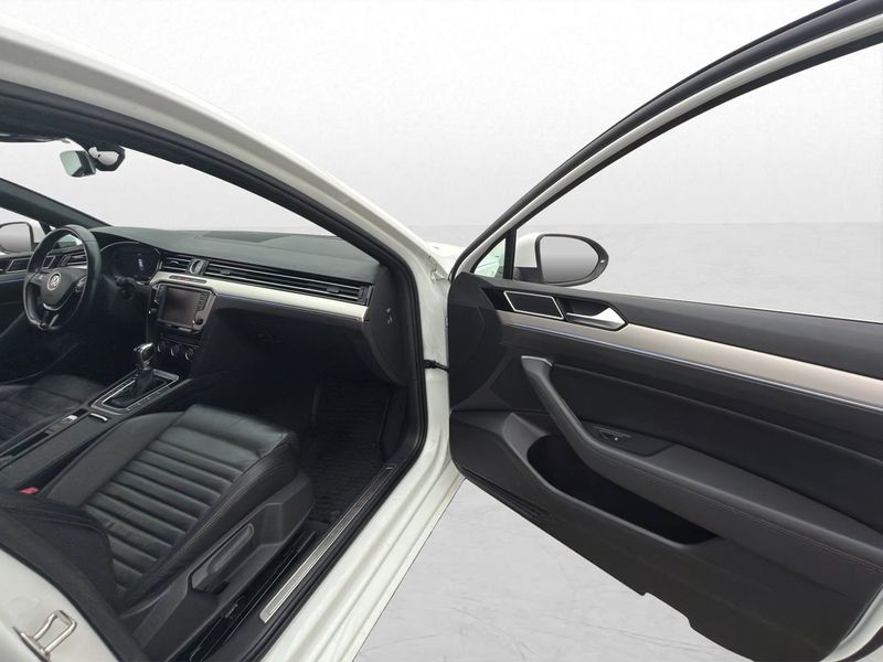 Volkswagen Passat bild 12