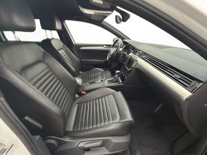 Volkswagen Passat bild 11
