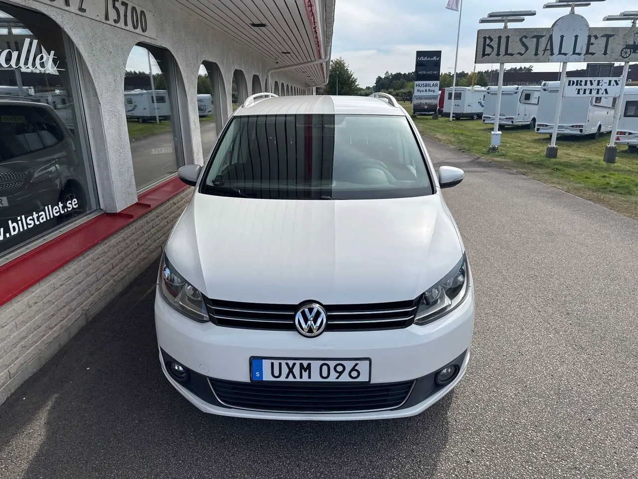 Vehicle image 11