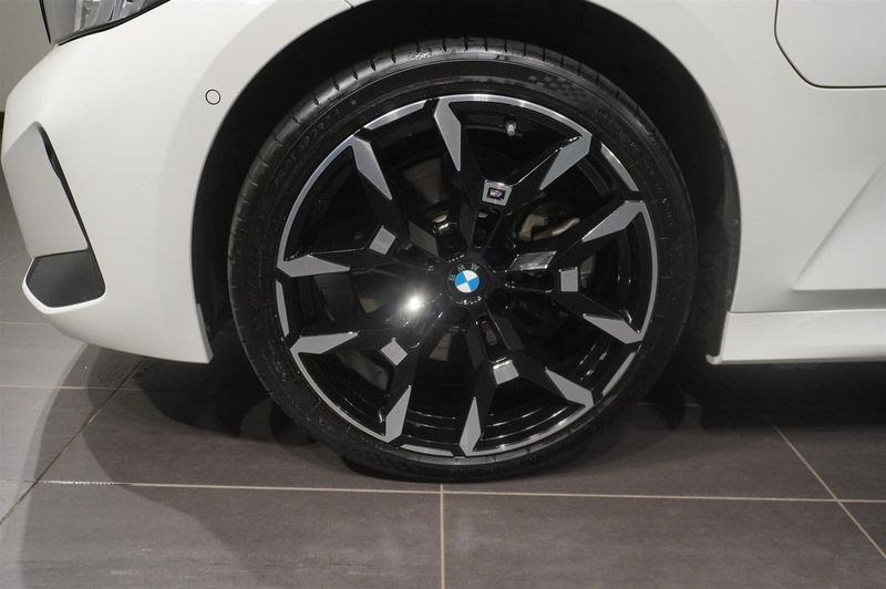 BMW 330 bild 3