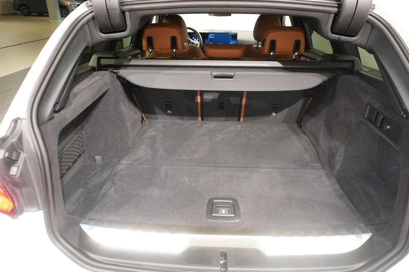 BMW 330 bild 11