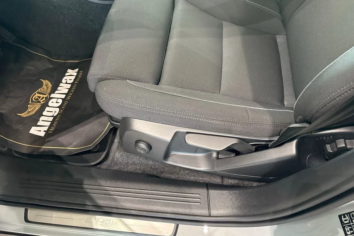 Vehicle image 20