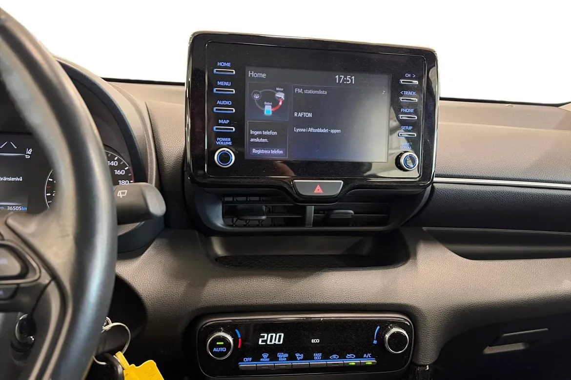 Vehicle image 18