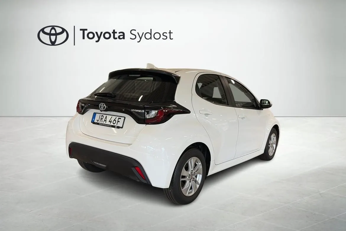 Vehicle image 8