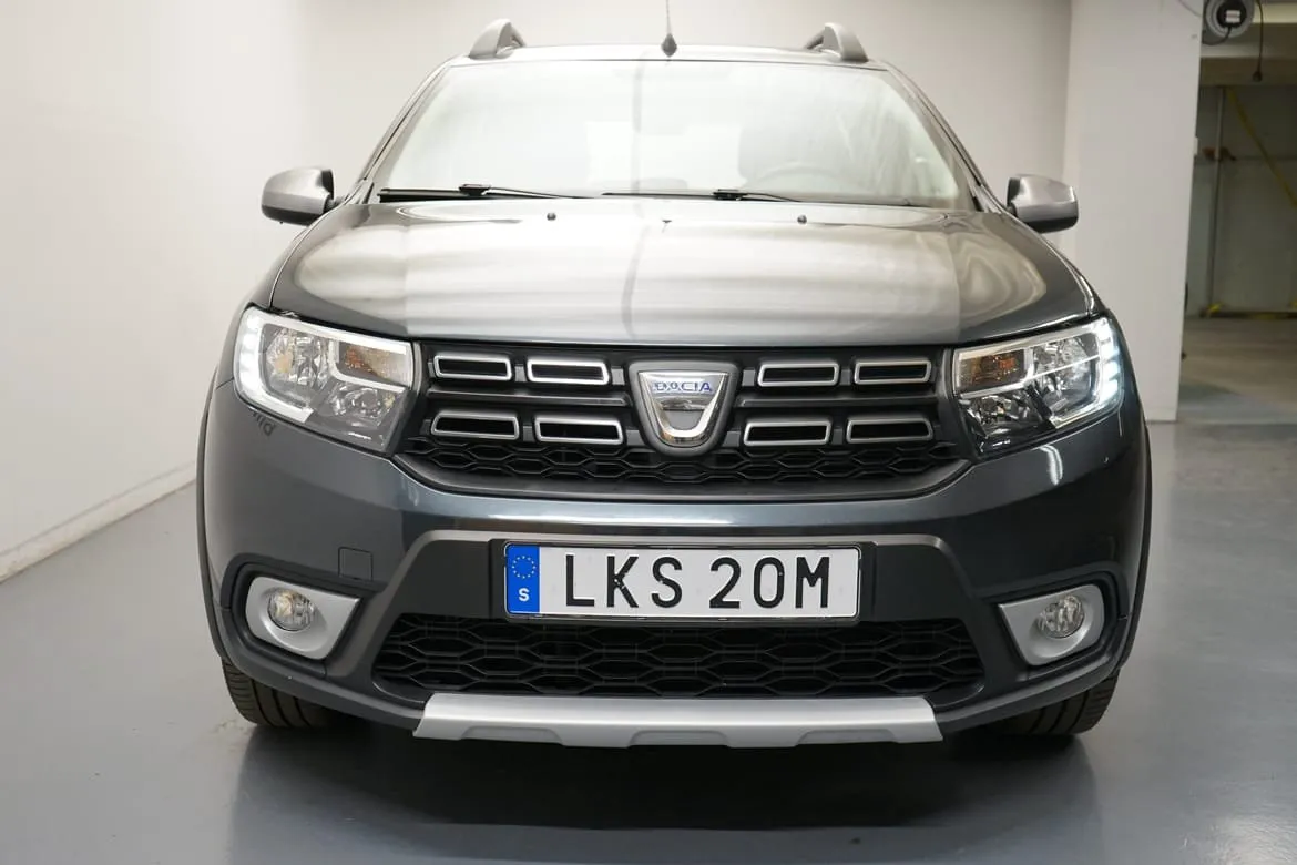Vehicle image 11