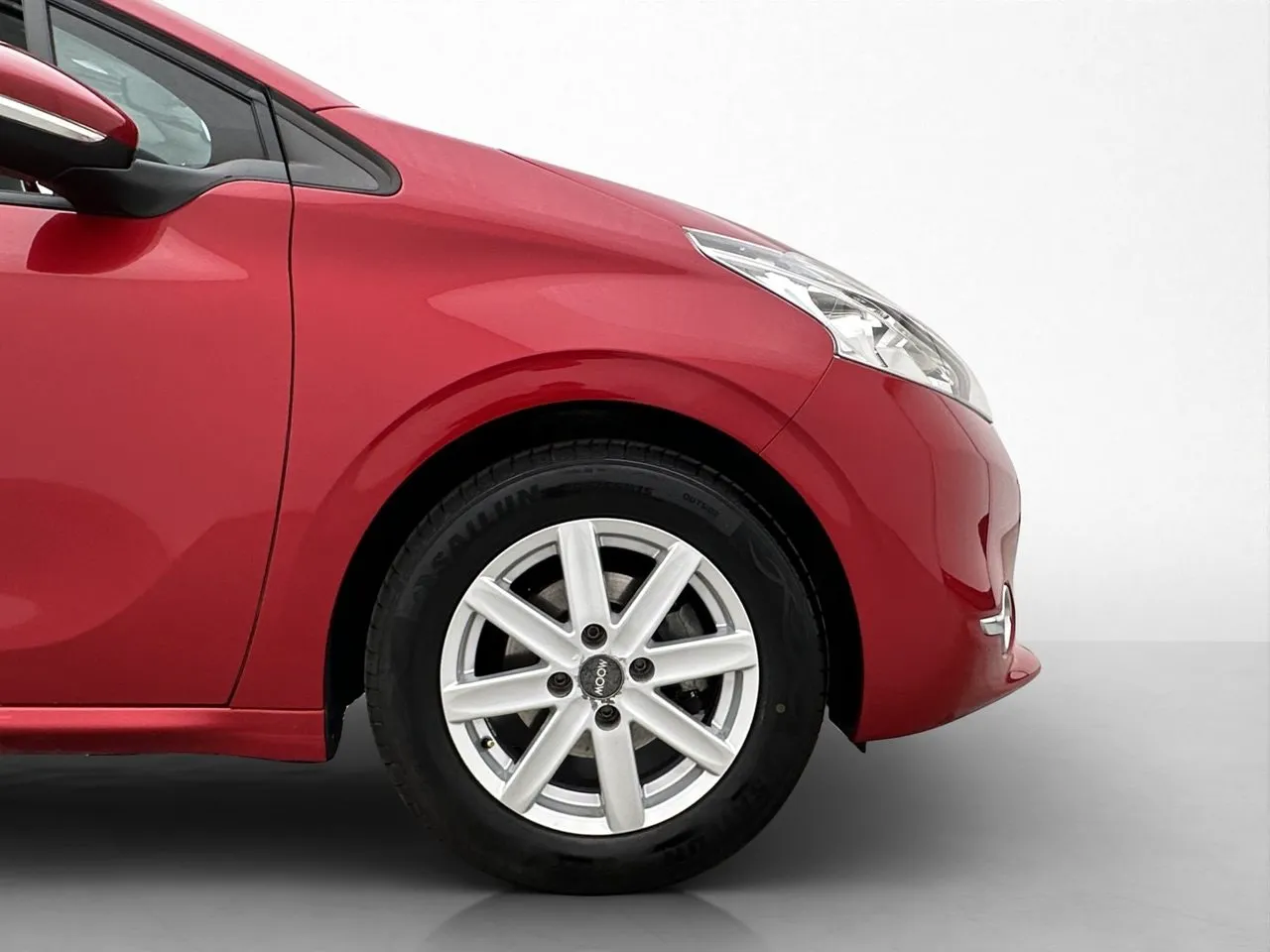 Vehicle image 30