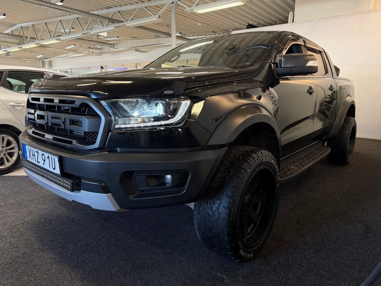 Vehicle image 6