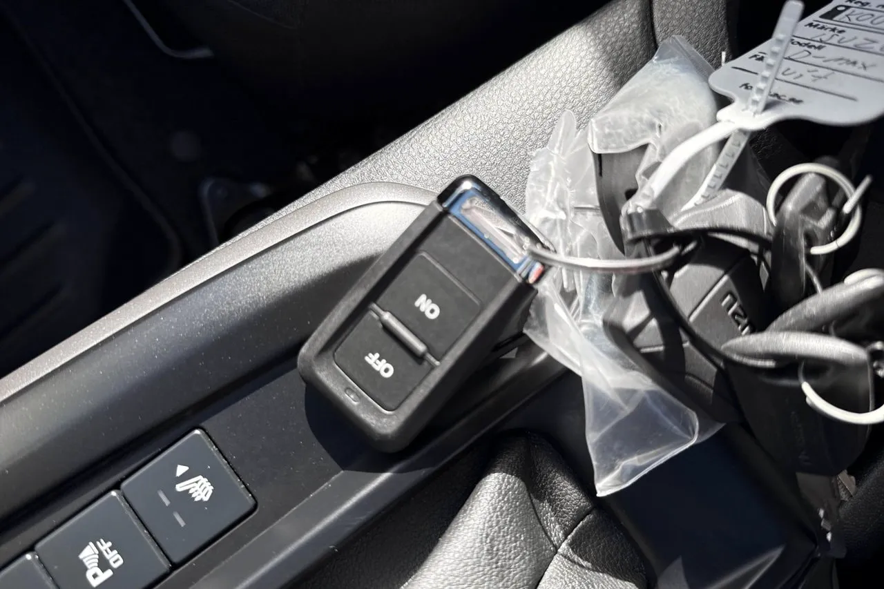 Vehicle image 14