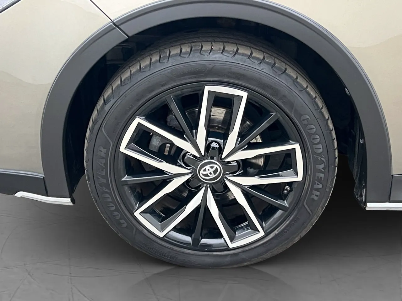 Vehicle image 30