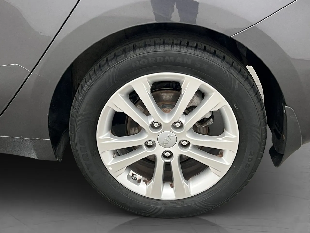 Vehicle image 25