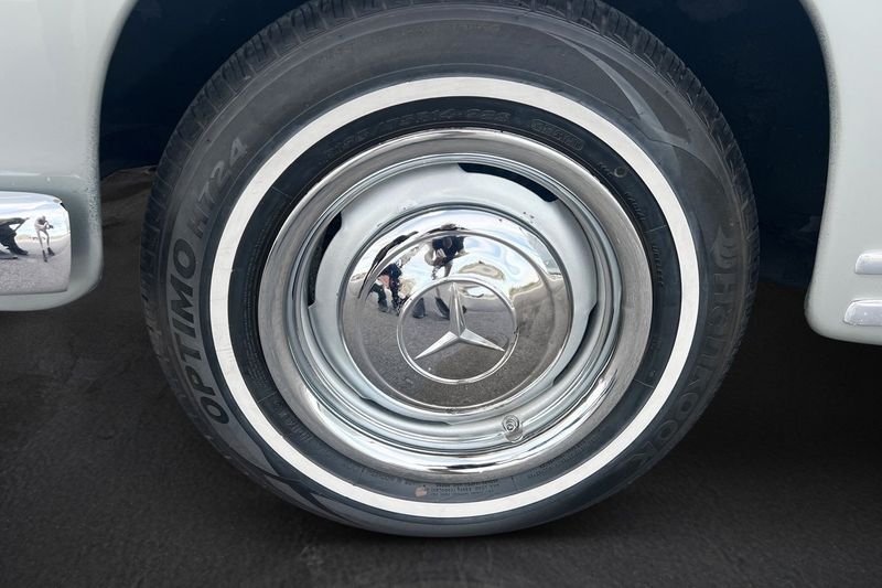 Mercedes 220 bild 10