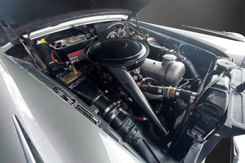 Mercedes 220 bild 7