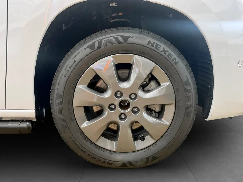 Vehicle image 21