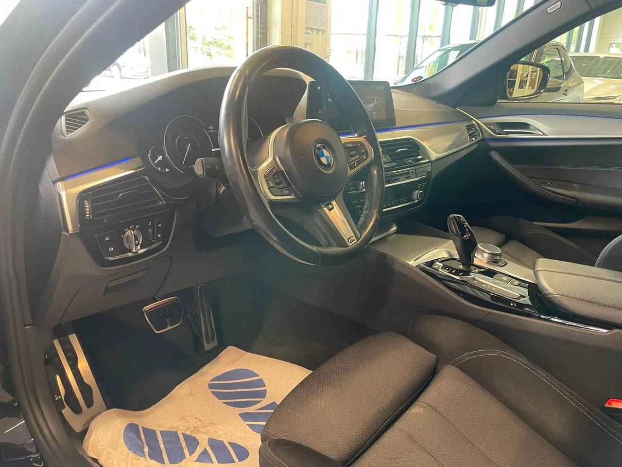 Vehicle image 21