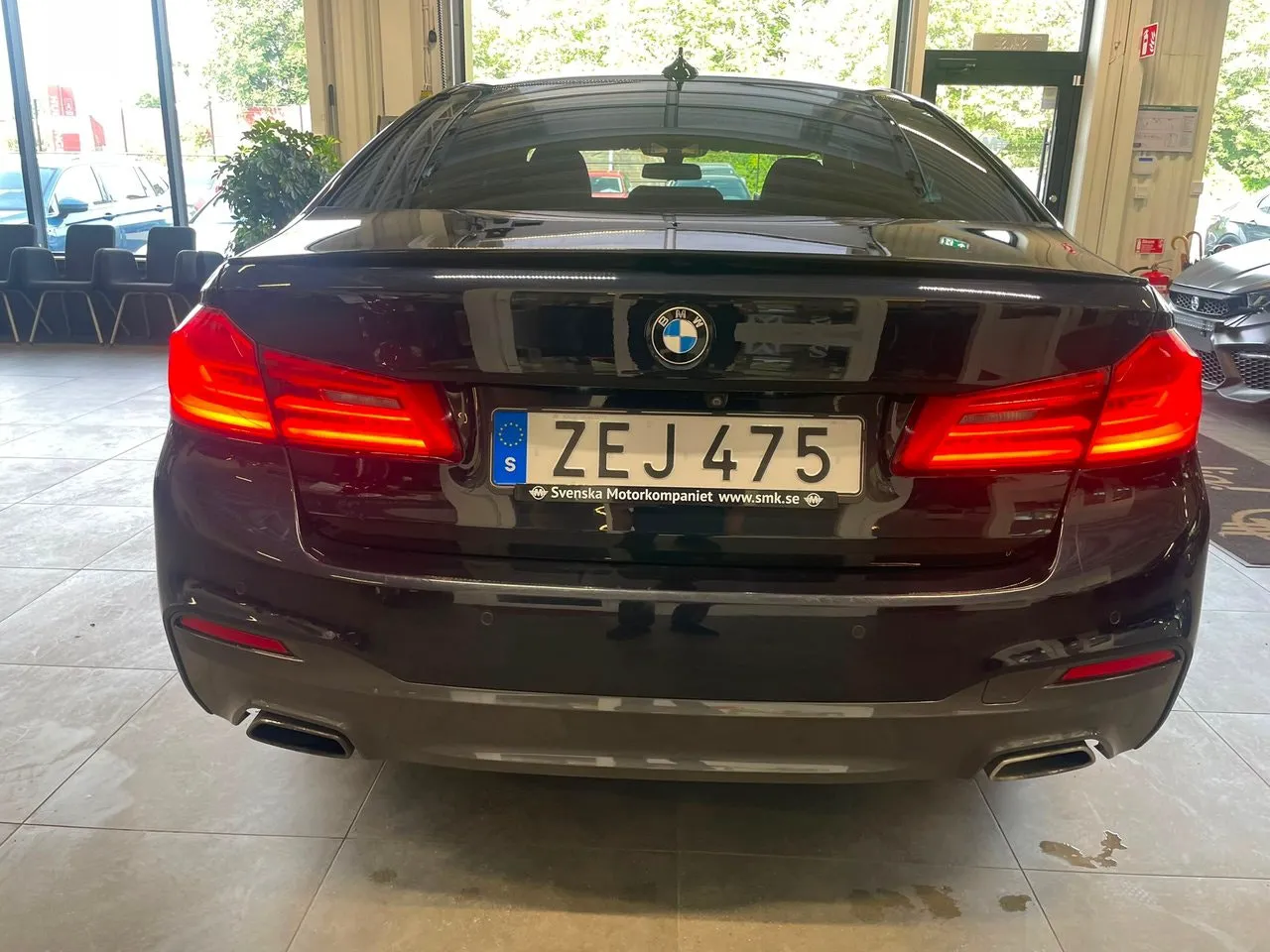 Vehicle image 6