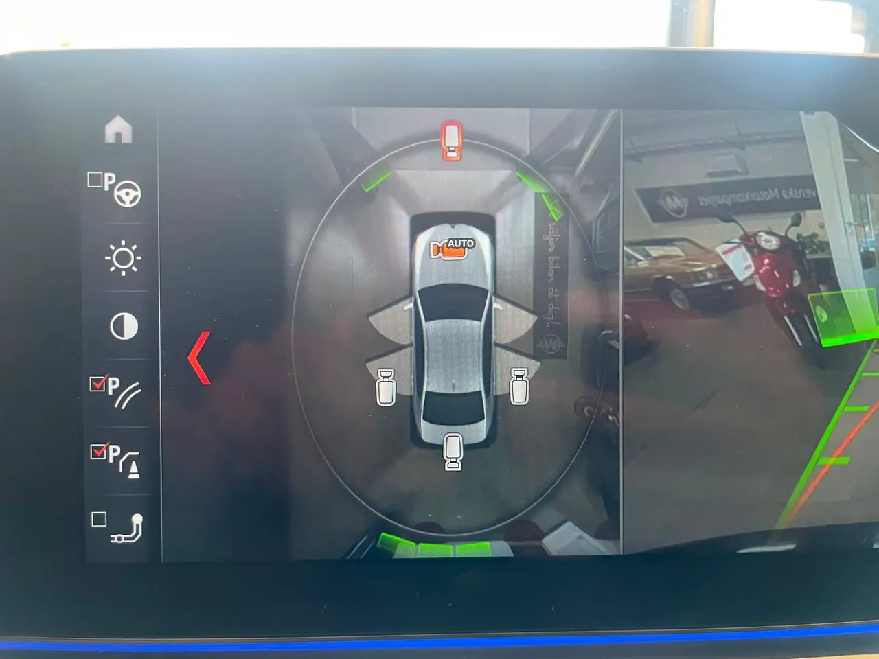Vehicle image 30