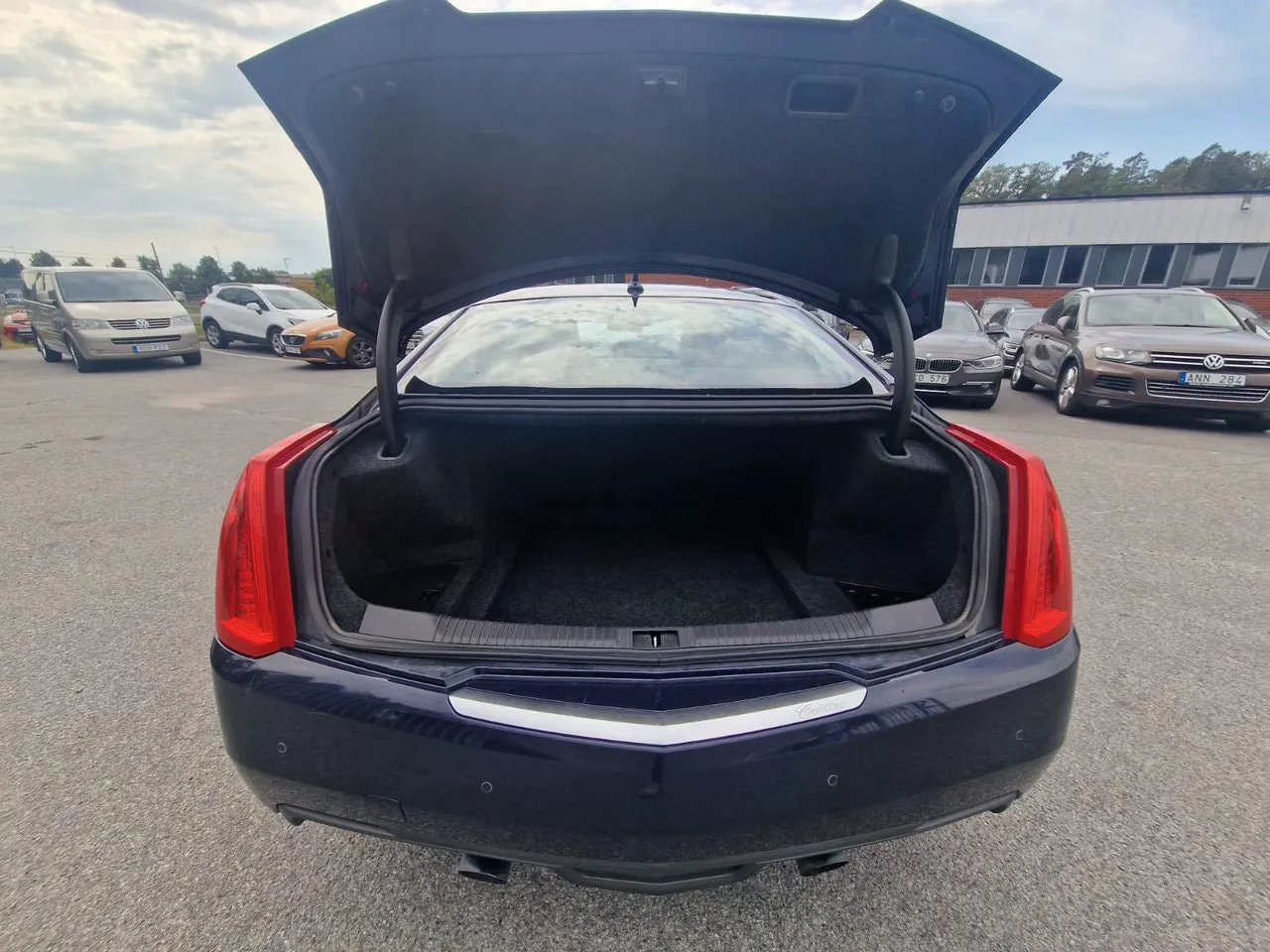Vehicle image 8