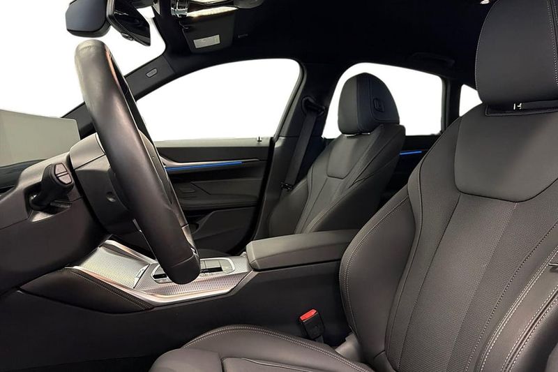 BMW i4 bild 12