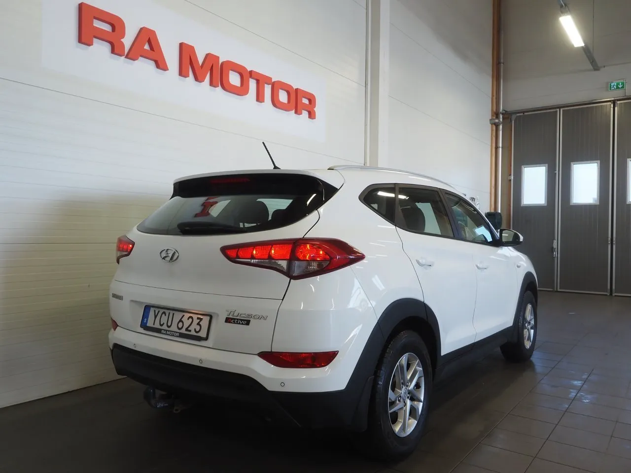 Vehicle image 5