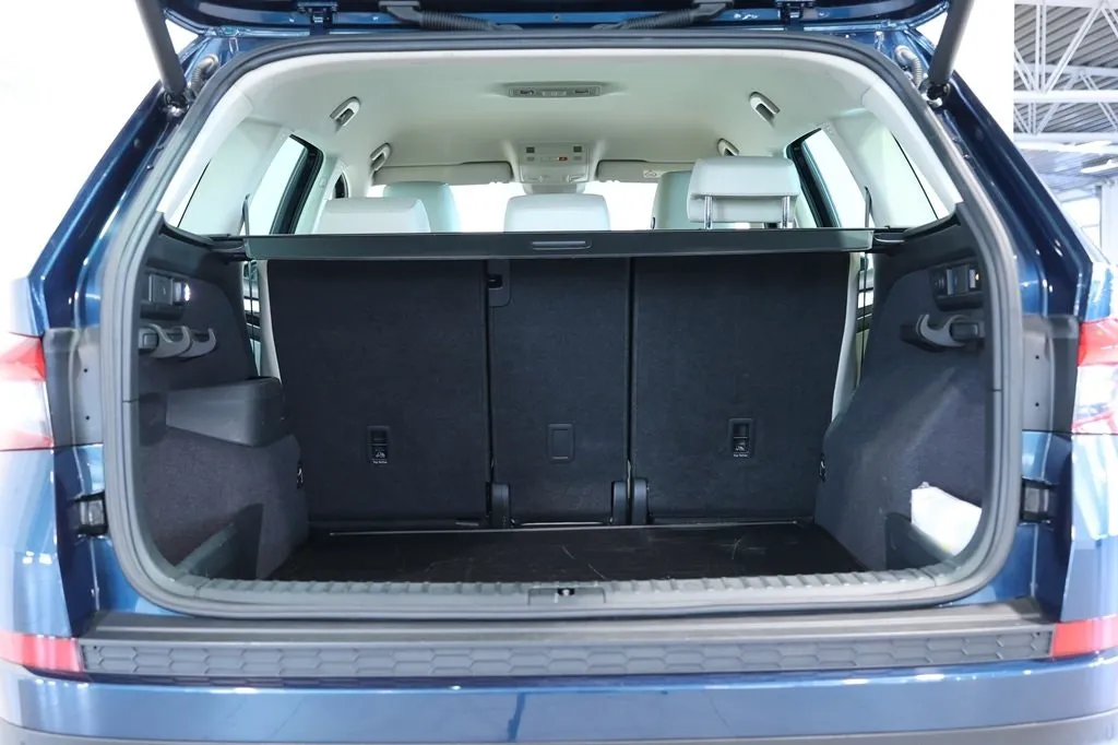 Vehicle image 21