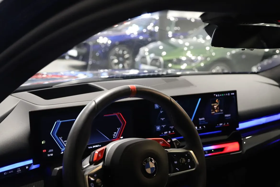 Vehicle image 5