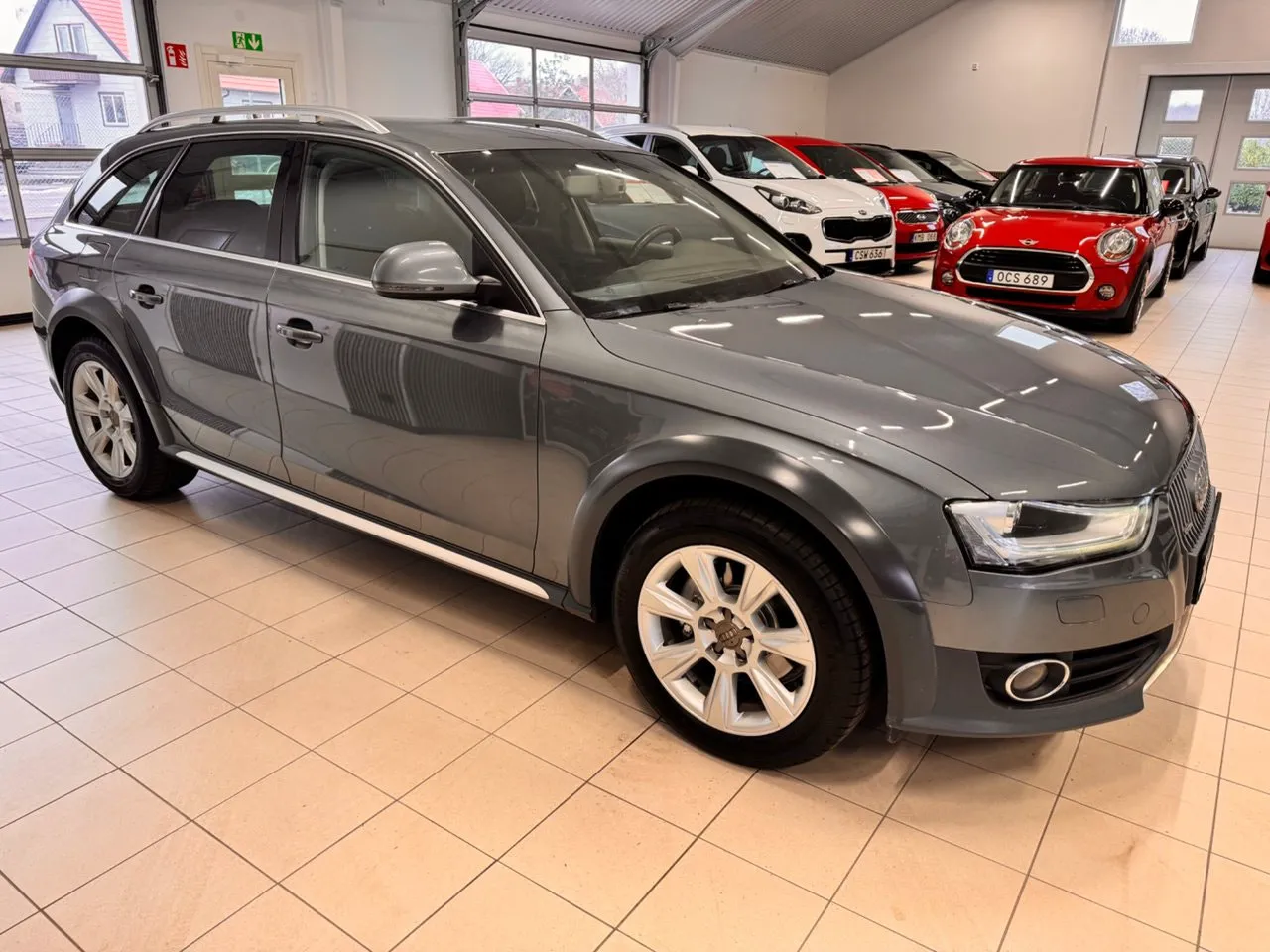 Vehicle image 9
