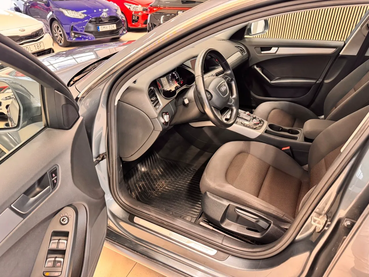 Vehicle image 8