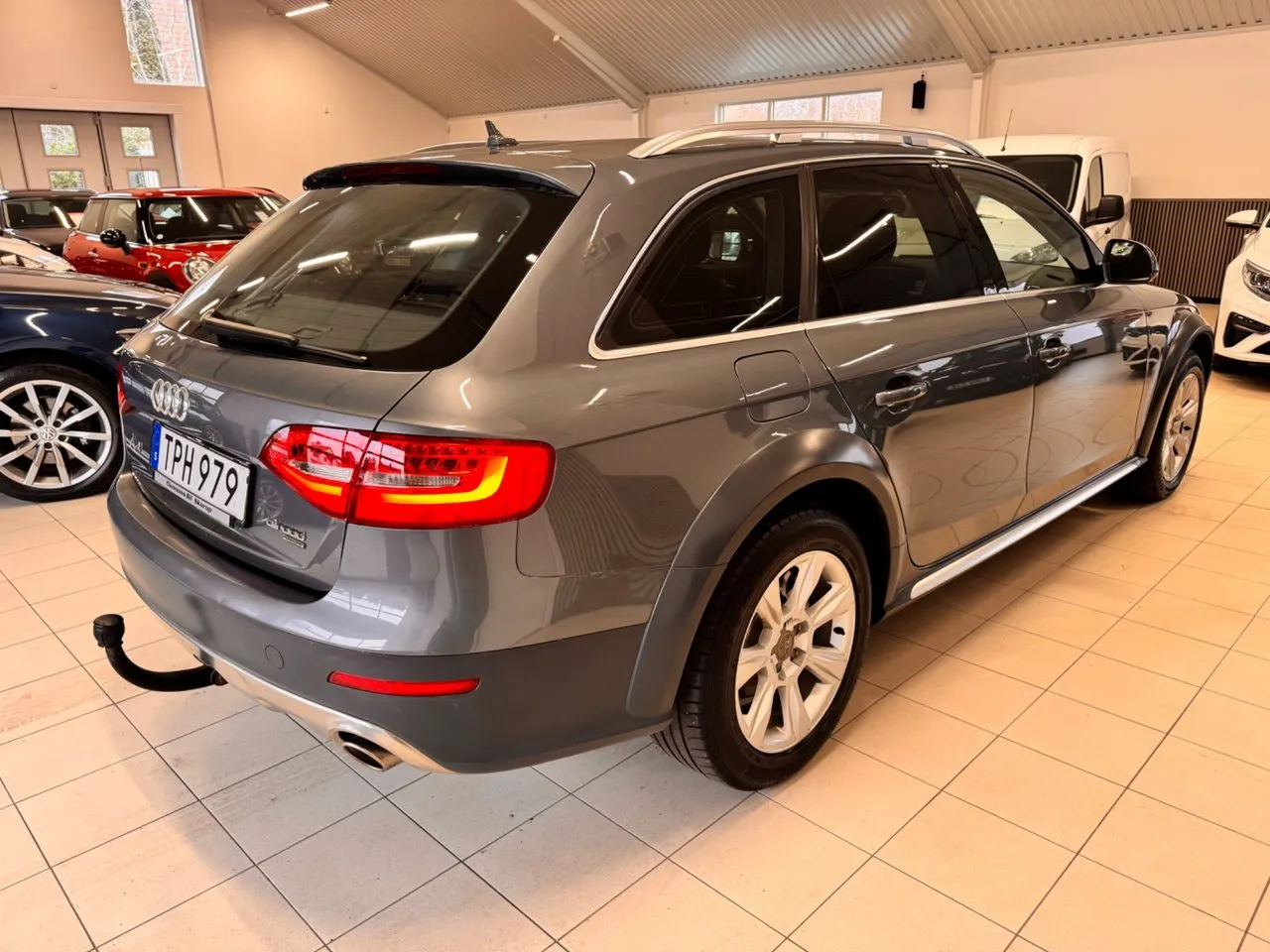Vehicle image 1
