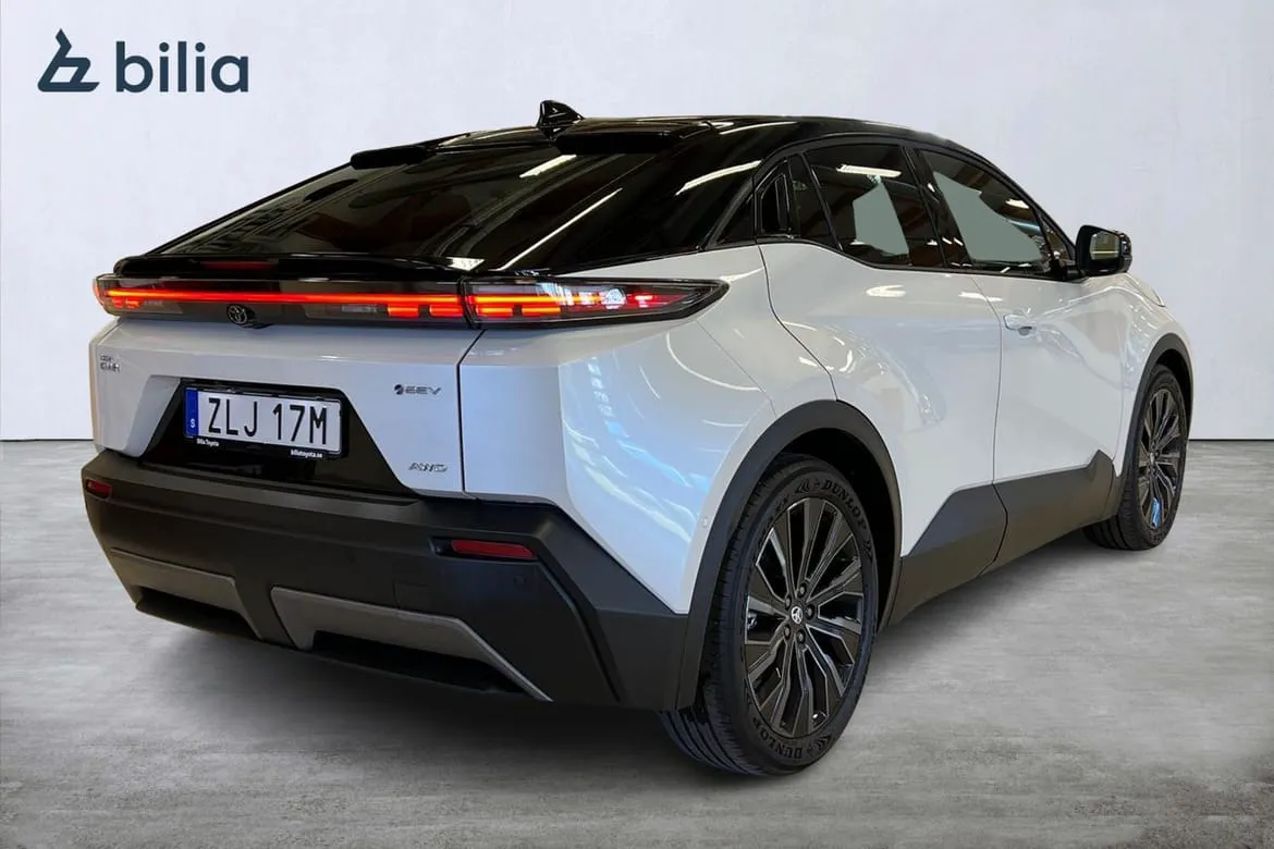 Vehicle image 18