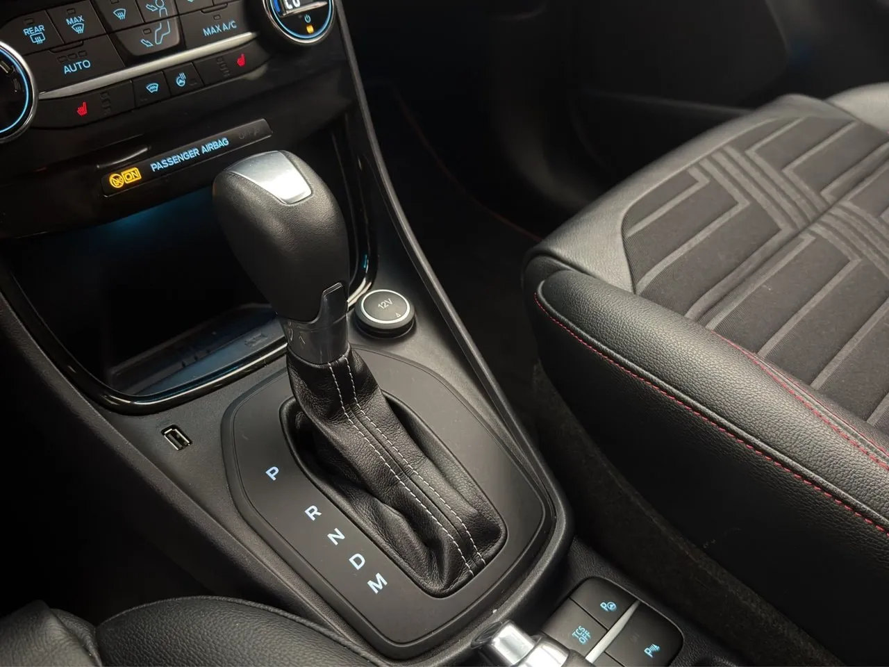 Vehicle image 25