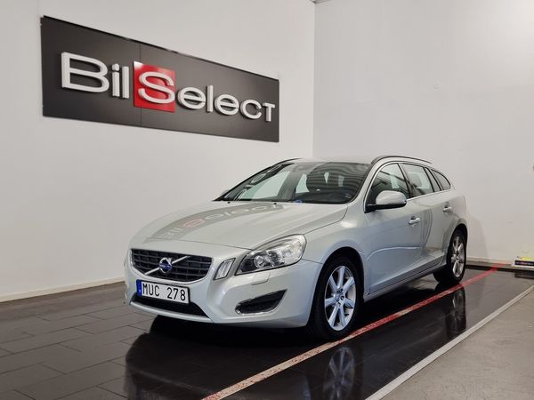 Volvo V60 D2 Powershift Momentum Fullservad Dragkrok Automatic - 2013