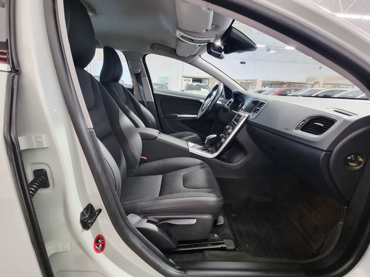 Vehicle image 18