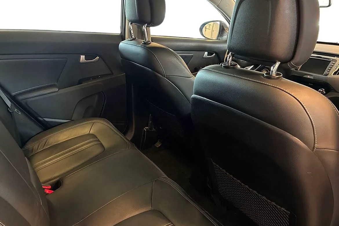 Vehicle image 18