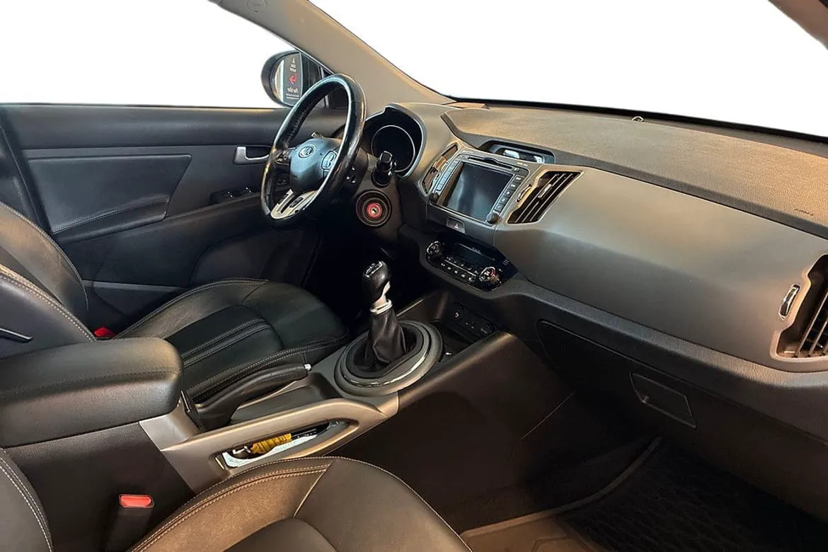 Vehicle image 14