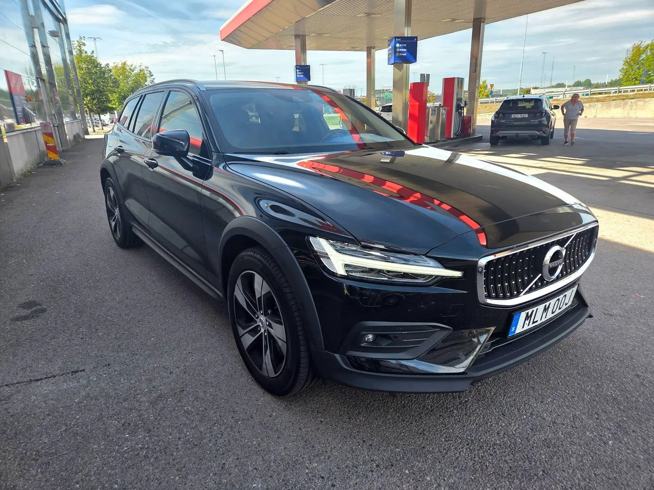 Vehicle image 14