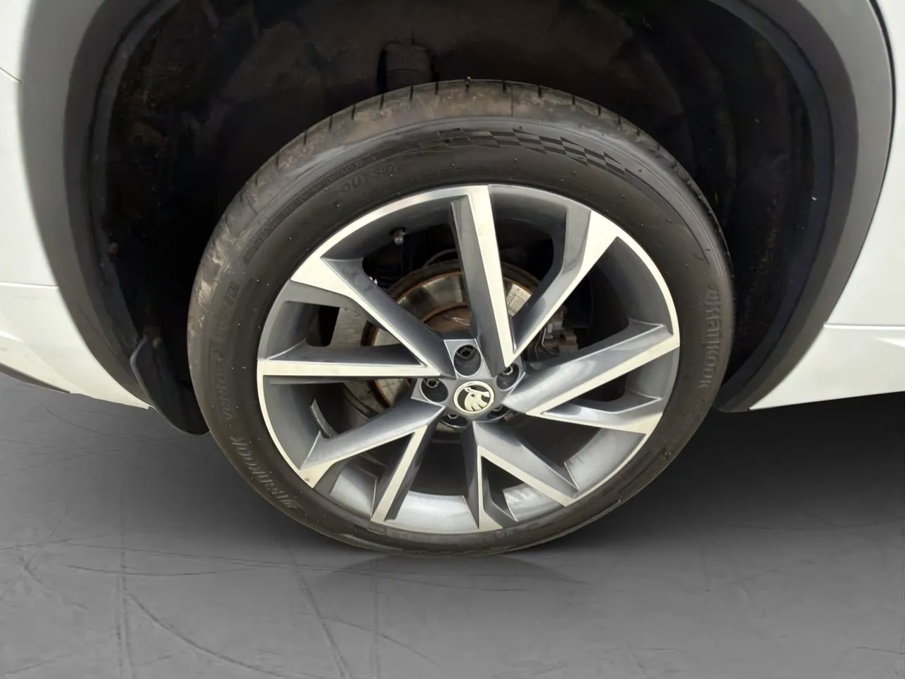 Vehicle image 33