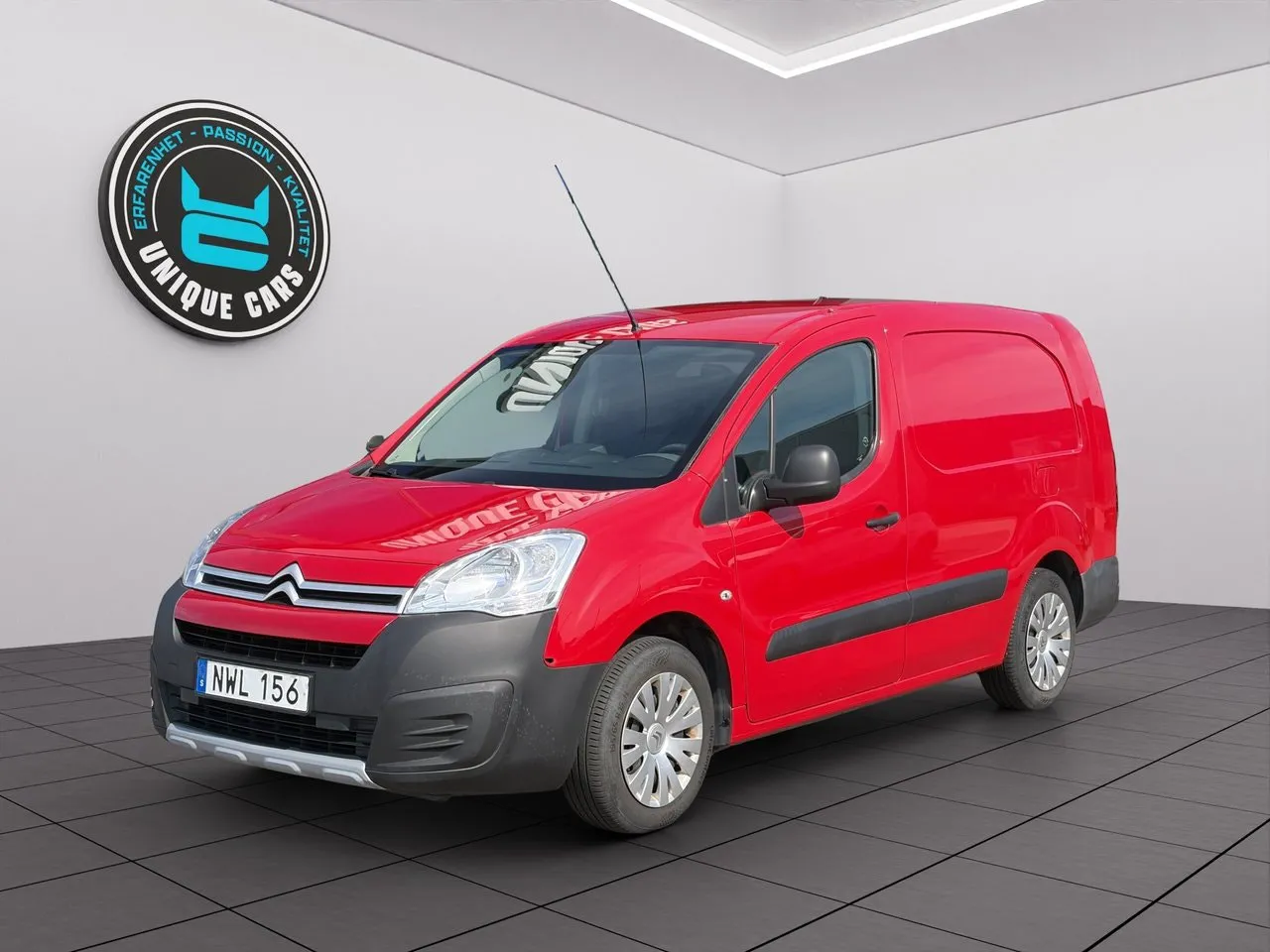 Vehicle image 7