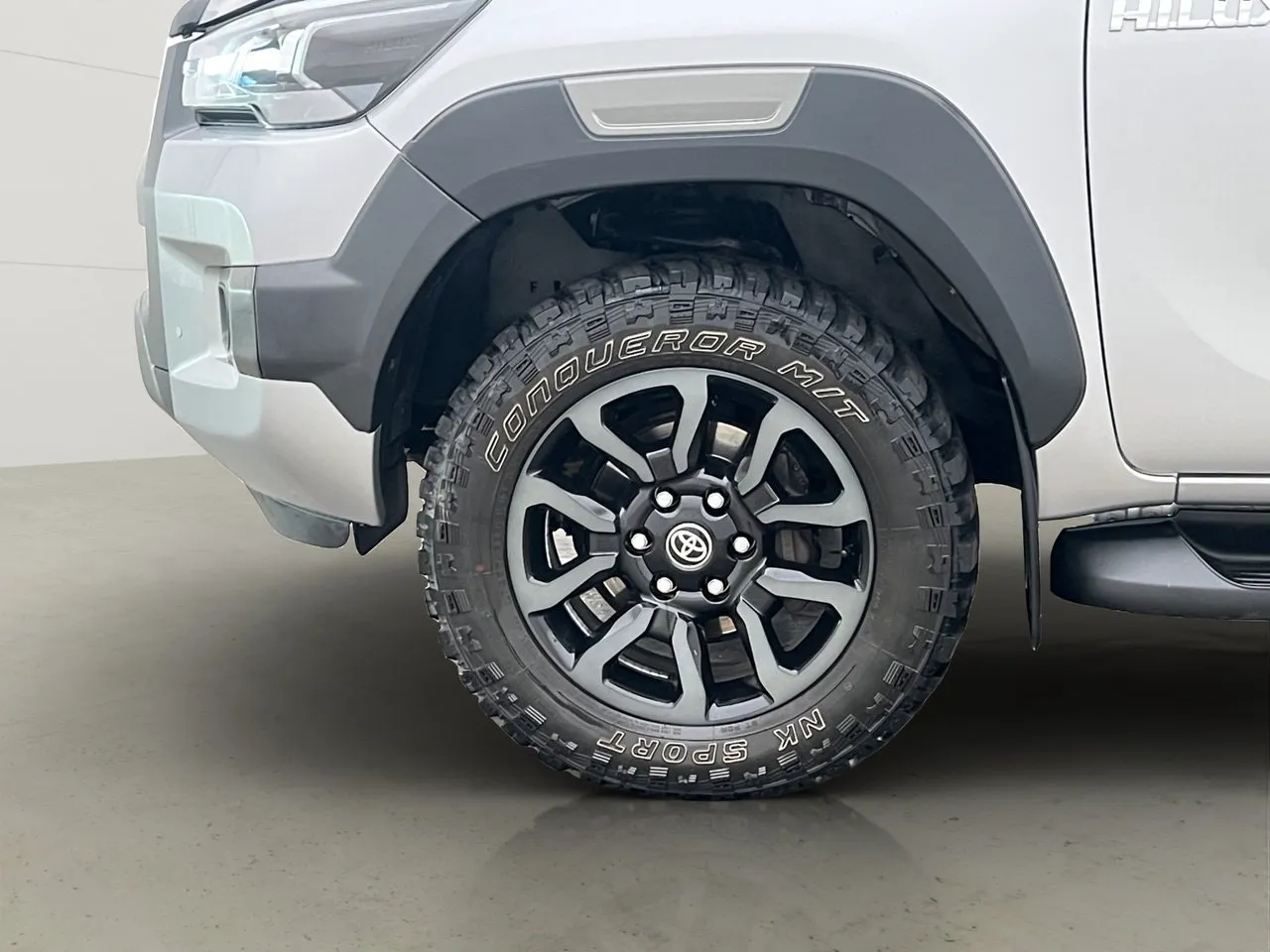 Vehicle image 32