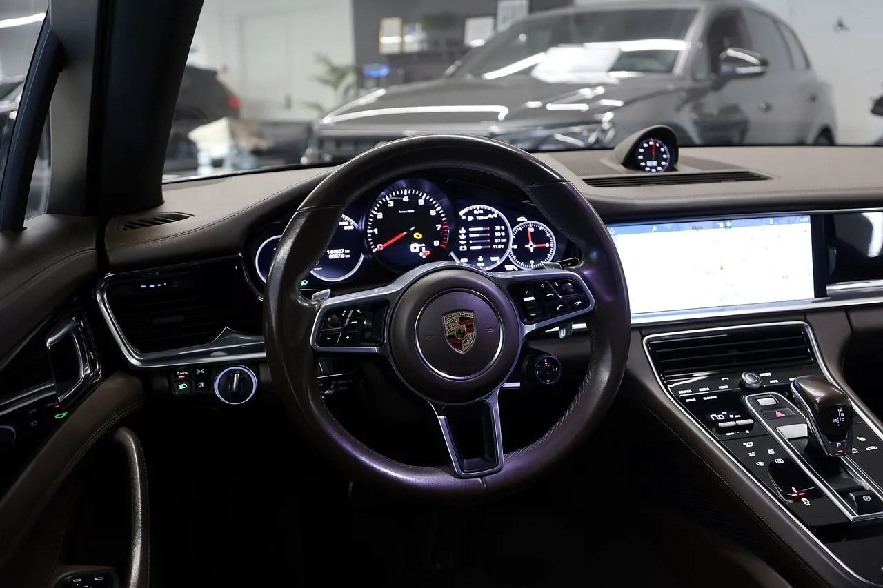 Vehicle image 21