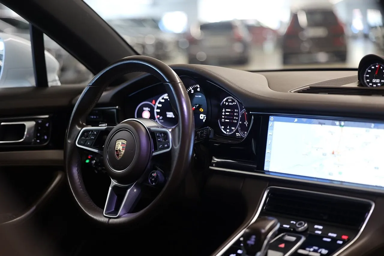 Vehicle image 14
