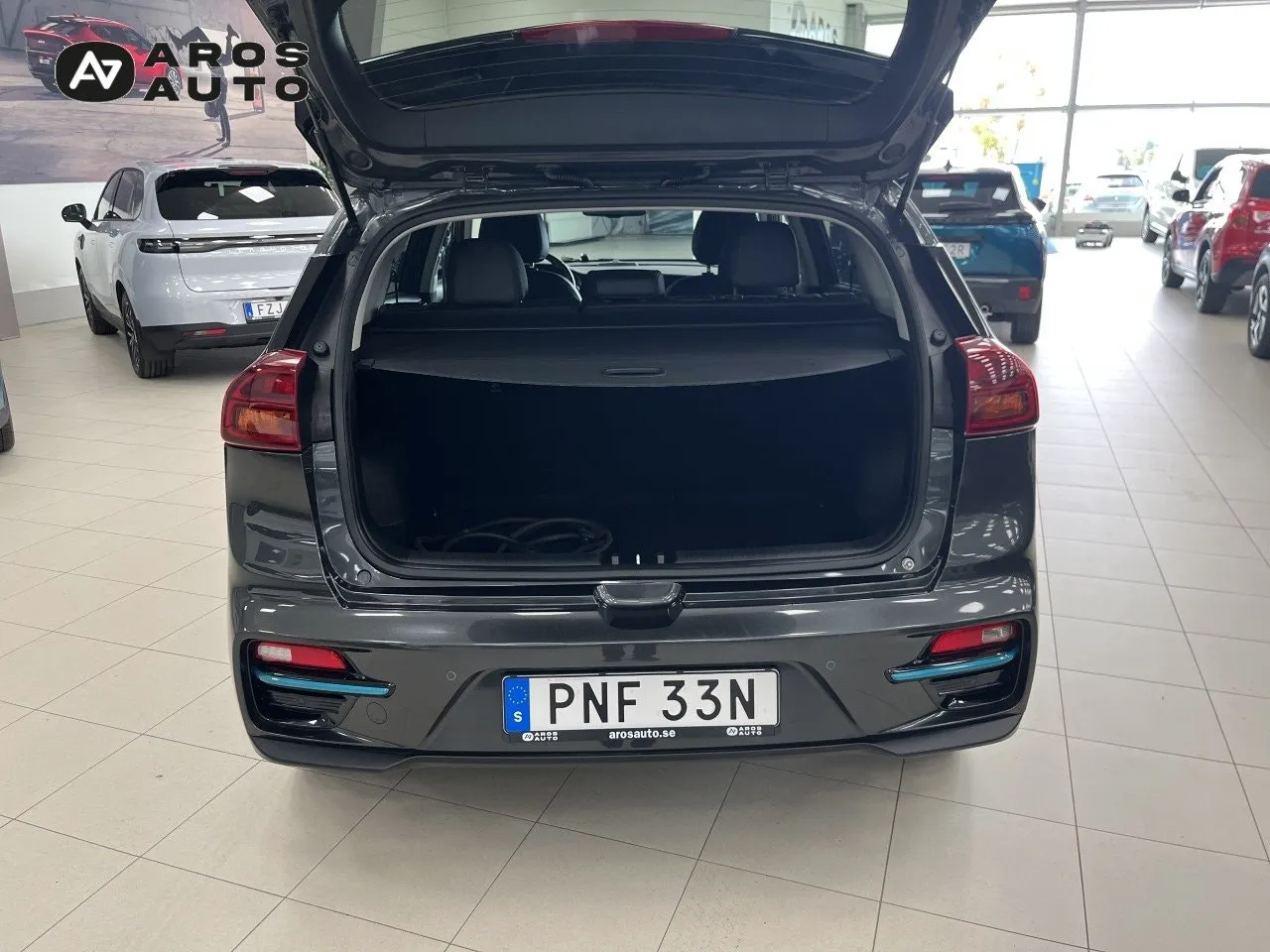 Vehicle image 13
