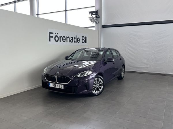 BMW 120 Nav Rattvärme 17" Drive/Park Assist Backkamera - 2026