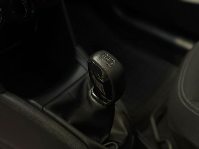 Peugeot 208 bild 13